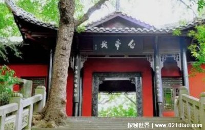 ​李白诗中白帝城位于什么地方什么县，重庆市奉节县(刘备托孤地)