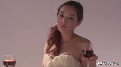 ​温柔的谎言：杨桃与多人恩爱后自杀，揭开了“老夫少妻”的悲哀