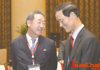 ​颔首是怎样的动作？颔首的意思是什么？