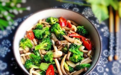 ​便秘最怕的三种蔬菜（只要每天吃一盘，清肠通便，减脂刮油甩赘肉）