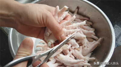 ​鸡爪怎么弄才好吃又简单？
