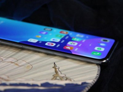 ​真我x7pro至尊版换屏幕多少钱(真我x7pro至尊版和真我x7pro)