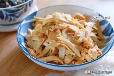 ​茭白怎么炒最好吃？这样做，鲜嫩好吃，夏季炒一盘清暑又解烦