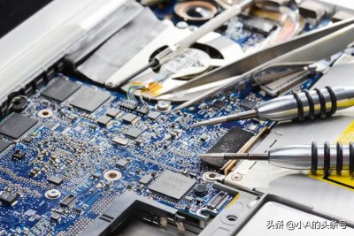 ​电脑开机后黑屏是怎么回事（电脑黑屏按了f8之后按什么键）