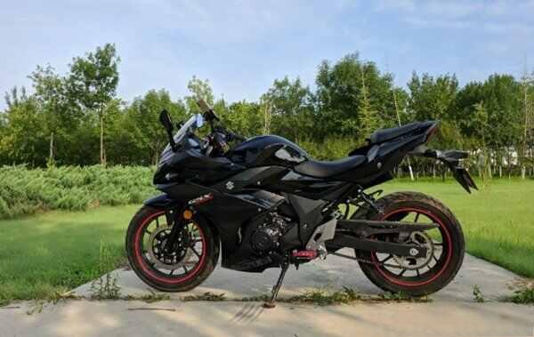 铃木gsx250r售价多少？铃木gsx250r黑武士落地价-