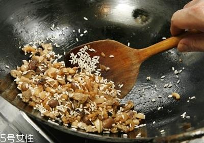 南方粽子和北方粽子的做法和材料 南方粽子和北方粽子的做法和材料