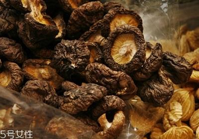 南方粽子和北方粽子的做法和材料 南方粽子和北方粽子的做法和材料