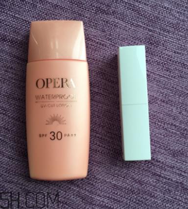 娥佩兰防晒霜是物理防晒还是化学防晒?油不油? 娥佩兰防晒霜是物理防晒还是化学防晒?油不油?