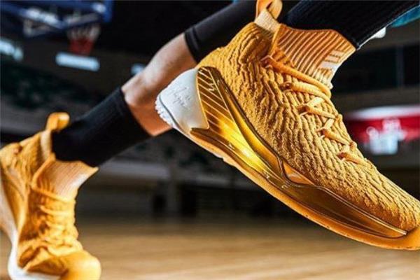 安踏kt4和要疯3哪个好 kt4和要疯3对比测评 安踏kt4和要疯3哪个好 kt4和要疯3对比测评