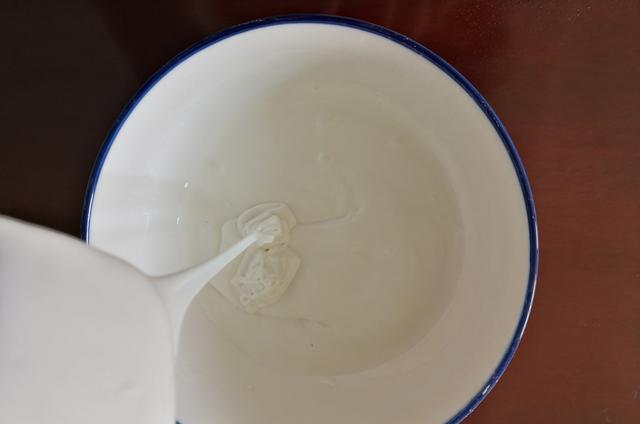 红糖糍粑四川经典小吃,制作简单一看就会,软糯甜蜜好味道!