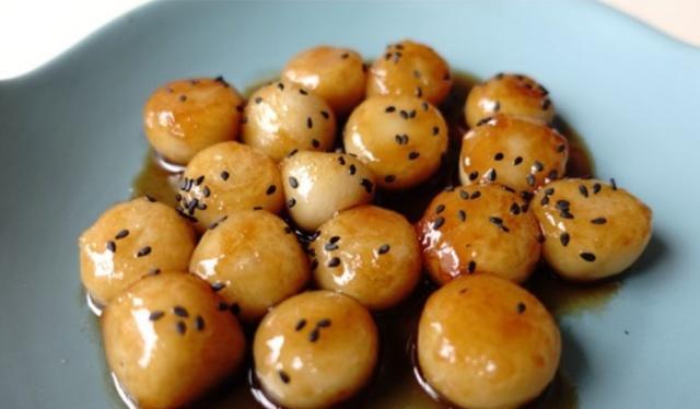 红糖糍粑四川经典小吃,制作简单一看就会,软糯甜蜜好味道!