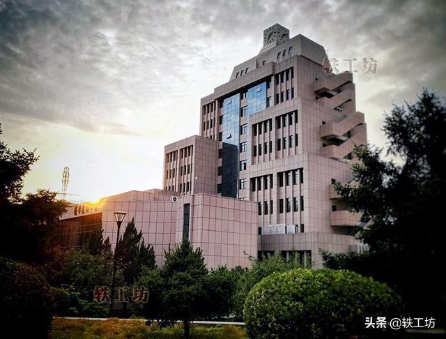 国内顶尖高校十三强名单出炉!四榜排名均进入世界五百强