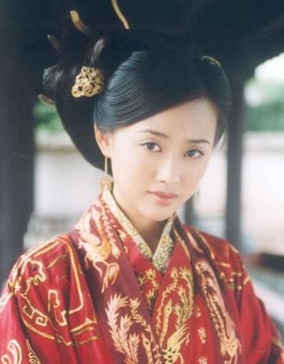 单眼皮最好看的女星，被称最美“卫子夫”，今嫁富豪生二子，幸福