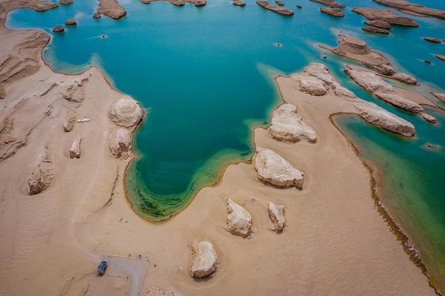 在青海有一处非常奇特的雅丹地貌,可以说世所罕见就是水上雅丹