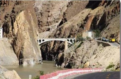 ​中国有一神秘桥梁，24小时有专人守候，不可逗留甚至不能拍照