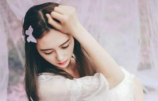 “那个人见人夸的贤妻良母,终于离婚了”