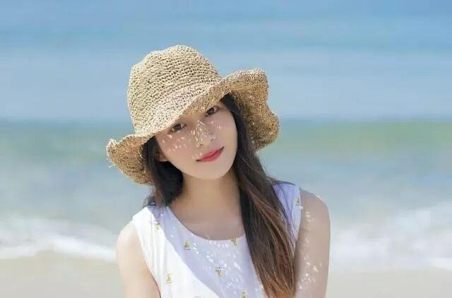 “那个人见人夸的贤妻良母,终于离婚了”