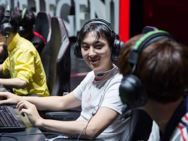 ig夺冠一代人眼中的丧志玩物得以证明,王思聪把电竞搞成比赛狂欢