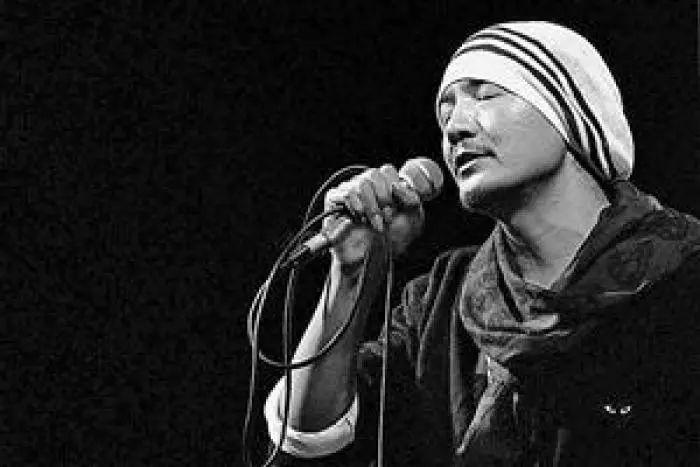 朴树唱《送别》现场失控大哭!谁不是一边不想活了,一边努力活着…