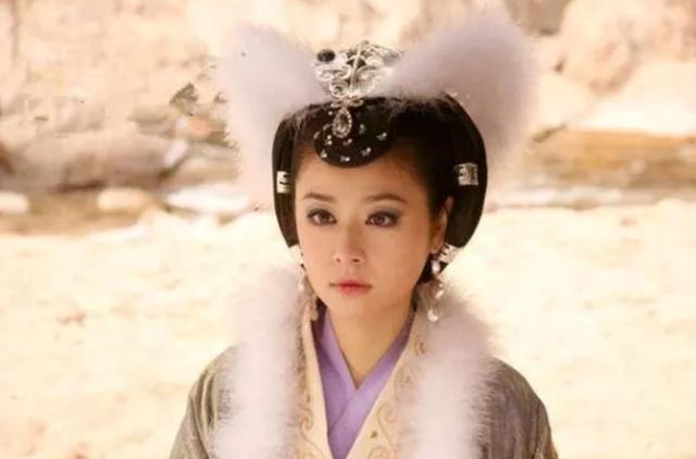 演过妲己的女星,有12名,其中10个美到发光,但只有她媚到骨子里