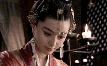 演过妲己的女星,有12名,其中10个美到发光,但只有她媚到骨子里