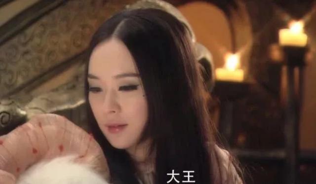 演过妲己的女星,有12名,其中10个美到发光,但只有她媚到骨子里