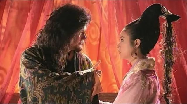 演过妲己的女星,有12名,其中10个美到发光,但只有她媚到骨子里