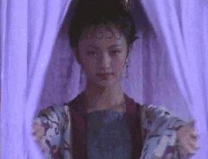 演过妲己的女星,有12名,其中10个美到发光,但只有她媚到骨子里