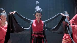 演过妲己的女星,有12名,其中10个美到发光,但只有她媚到骨子里