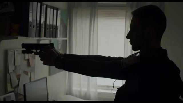 真实事件改编：135分钟，屠杀77人，当法庭宣判21年时，他笑了