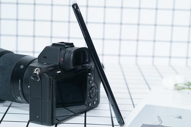 三星A9s测评：全球首款四摄手机，实力究竟如何？