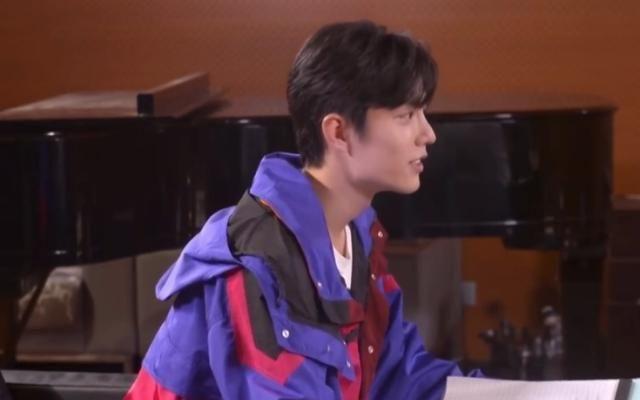 肖战再谈偶像,眼神迷茫又语无伦次