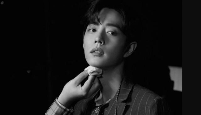 肖战再谈偶像,眼神迷茫又语无伦次