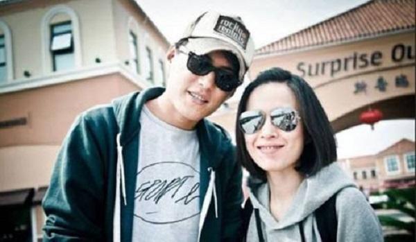 41岁靳东全家照曝光：“影后妻子”素颜美艳水嫩，儿子聪明可爱！