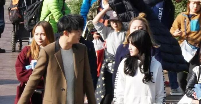 薛之谦李小璐甜蜜约会照曝光?李雨桐曾爆料两人有私情