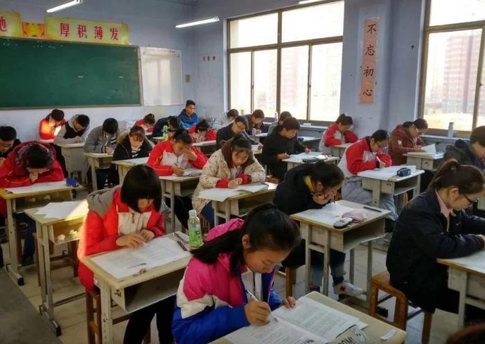 校长会客厅 | 泰安长城中学校长王祖丽——脚踏实地办教育，提升师生幸福感