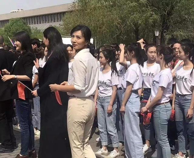 41岁万人迷陈好巅峰退圈,嫁大20岁百亿富商,如今成人生赢家