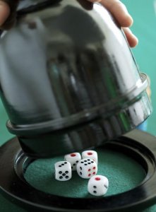 ​大话骰技巧，怎样才可骗翻别人？