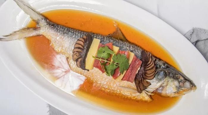 做鱼时,去掉这2个部位,不用料酒也没腥味