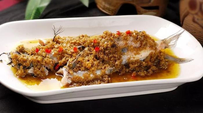 做鱼时,去掉这2个部位,不用料酒也没腥味