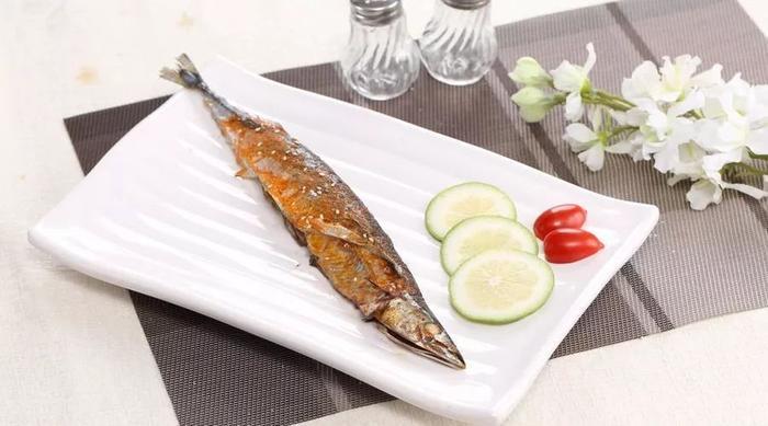 做鱼时,去掉这2个部位,不用料酒也没腥味