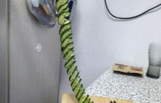 夏日开胃小菜,蛇皮黄瓜,美味又简单!