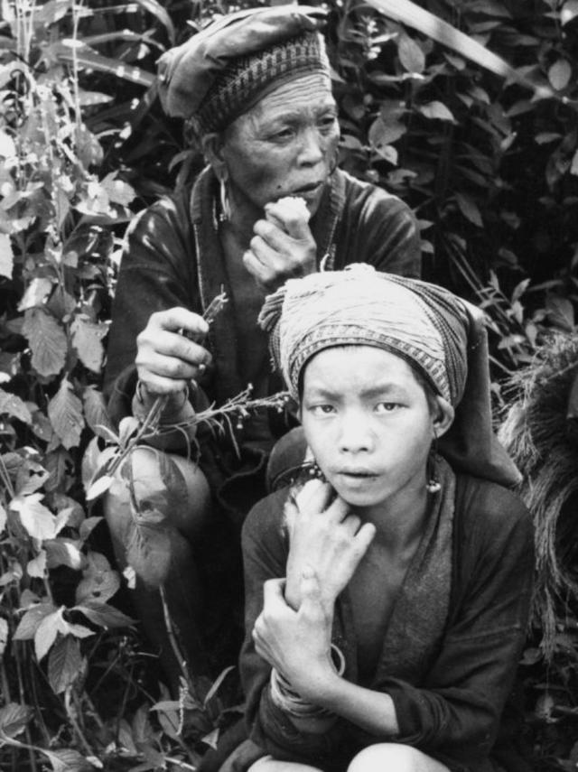 广西大瑶山1931年，昔日的瑶族山寨