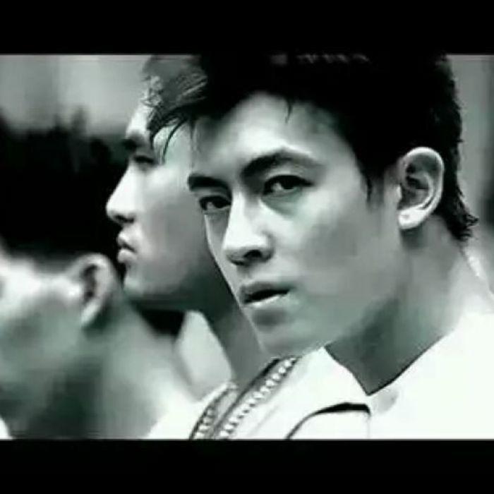 朱茵媚眼,周星驰泪目,陈冠希回眸,张国荣点烟,是记忆更是遗憾