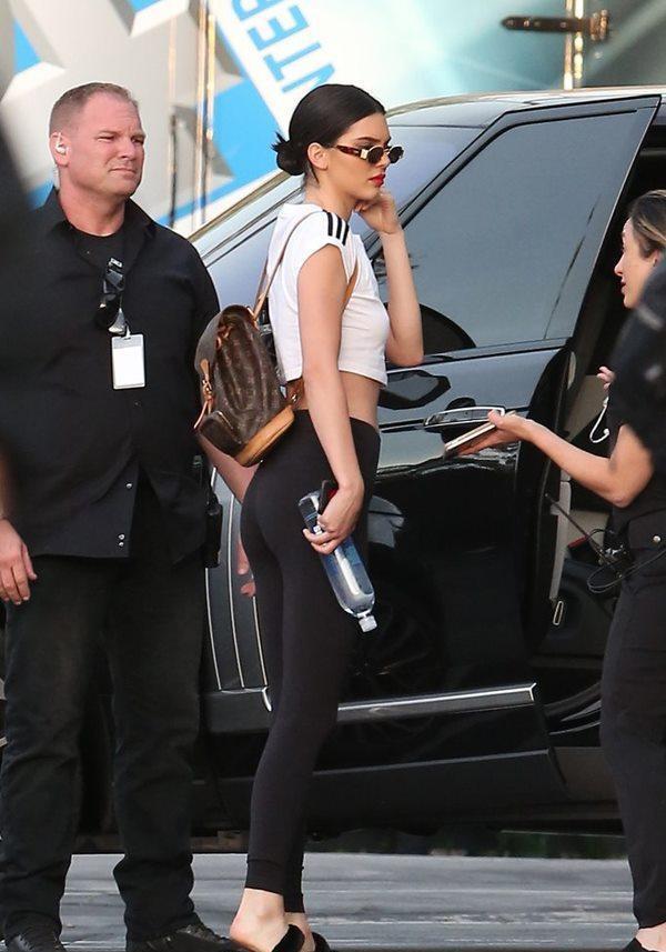 必备款-网红范 能背能拎又有逼格的LV双肩包!值得入