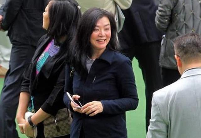 58岁陈玉莲近照,面部苍老仿佛路人,感情坎坷,至今单身