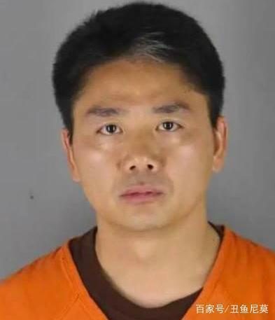 网红女蹭刘强东热点一夜爆红,真正“受害者”仍处保密中