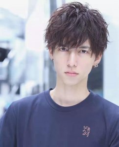 ​技巧打理出王俊凯锡纸烫的蓬松造型？