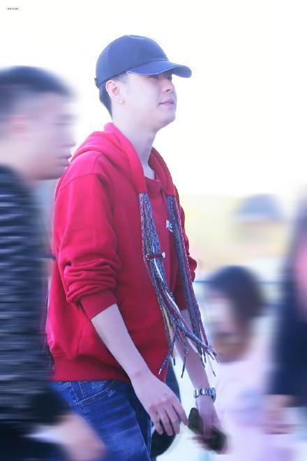 被董九力对张云雷的回忆纠心，上台20分钟大汗淋漓却站一个多小时