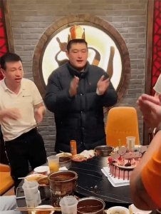 ​赵本山儿子赵一楠低调庆生照片曝光，其大儿子的离开成为一生遗憾